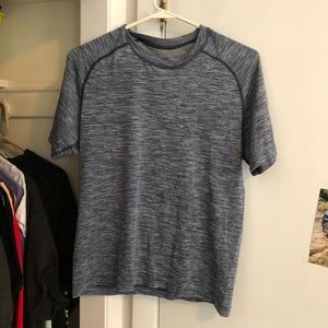 Lululemon tee
